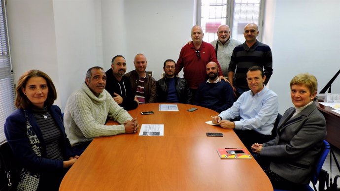 Reunión del PSOE de Almería con trabajadores de Aqualia