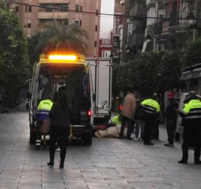 Un anciano sufre heridas graves tras ser atropellado en Molina de Segura