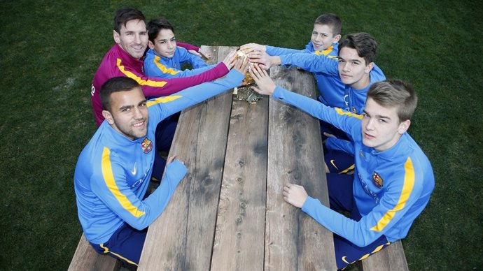 Leo Messi con la cantera del Barcelona