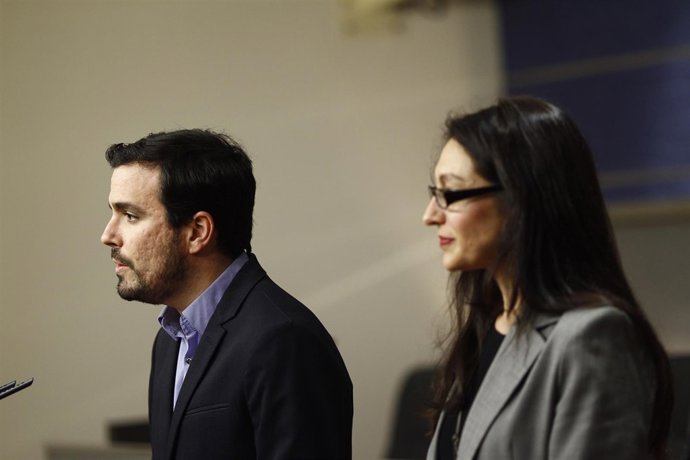 Alberto Garzón y Sol Sánchez en el Congreso