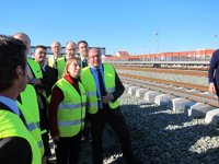 La ministra de Fomento afirma que el AVE llegará a Murcia este año y espera que sea "lo antes posible"