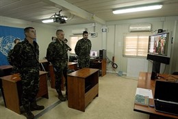 Seis Cascos Azules se examinan por videoconferencia por la UNED