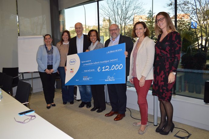 Roche farma dona 12.000 europs a ASION