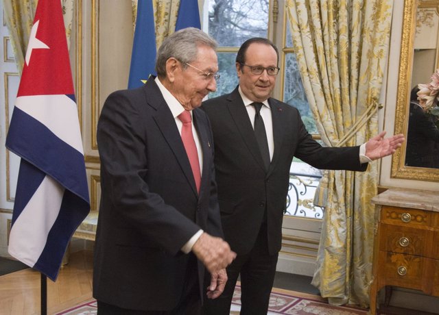 Raúl Castro y François Hollande