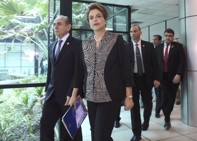 La presidenta brasileña, Dilma Rousseff, y su ministro de Salud, Marcelo Castro.