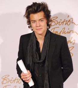 LONDON, ENGLAND - DECEMBER 02:  Harry Styles with the British Style bought to yo