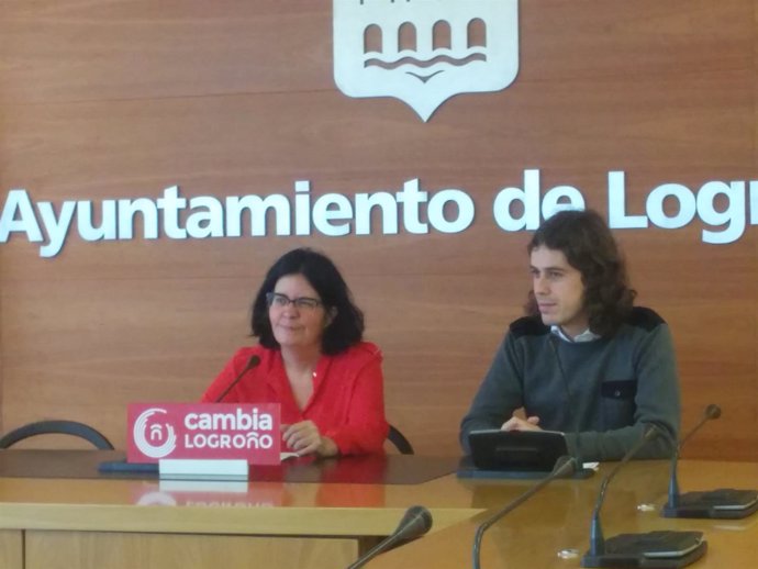 Gonzalo Peña y Paz Manso de Zúñiga, en rueda de prensa