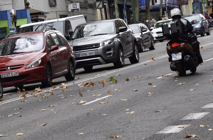 Tráfico, circulación, coches, coche, moto