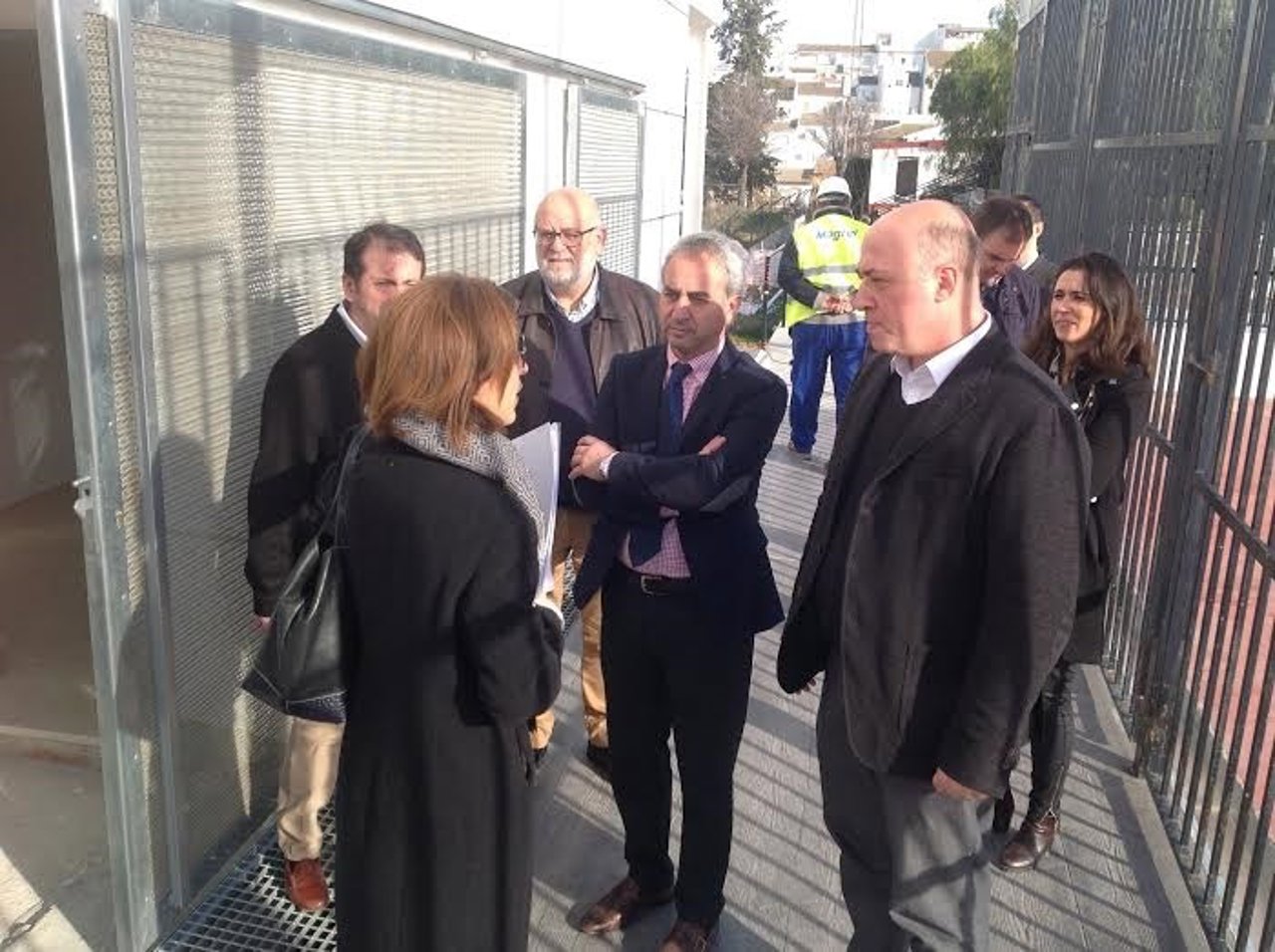 Izquierdo (centro) y Ruiz (dcha.) durante la entrega de las obras
