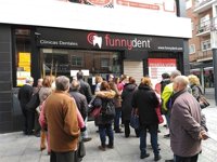 Los dentistas piden regular las cadenas dentales ante el caso de Funnydent