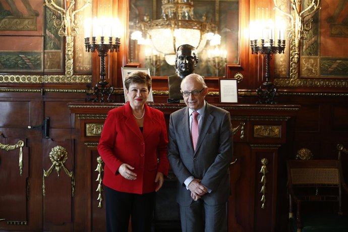 Cristóbal Montoro recibe a la vicepresidenta de la Comisión Europea Kristalina