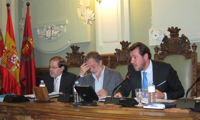 El alcalde de Valladolid interviene durante el Pleno municipal de febrero