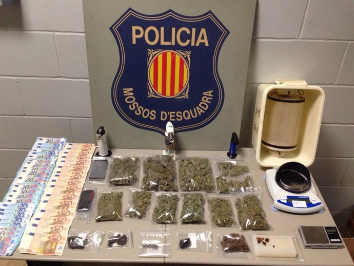 Desmantelan un club canábico en Figueres que funcionaba como punto de venta