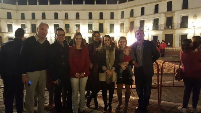 Ruiz (centro) celebra la Fiesta de la Candelaria en Aguilar de la Frontera