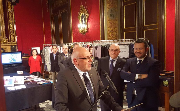 El conseller Jordi Baiget inaugura el '080 Barcelona Fashion Showroom'