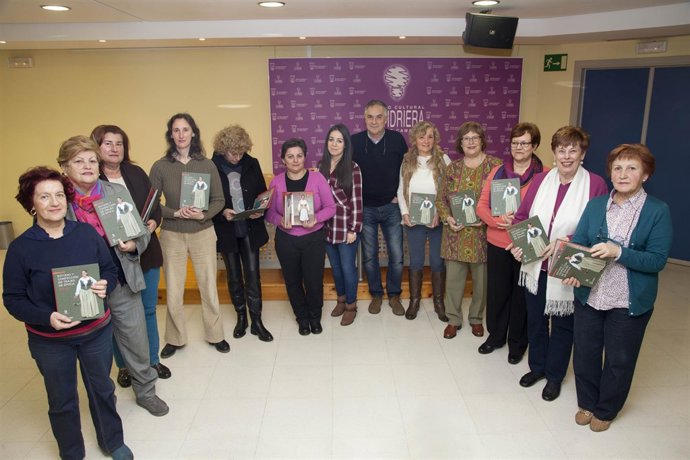 Reunión con los alumnos del anterior taller 