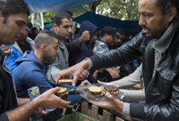 El gobernador de una provincia belga pide a los ciudadanos no dar comida a los refugiados