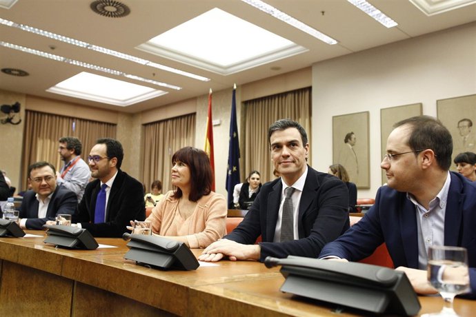 Pedro Sánchez en la reunión del Grupo del PSOE en el Congreso