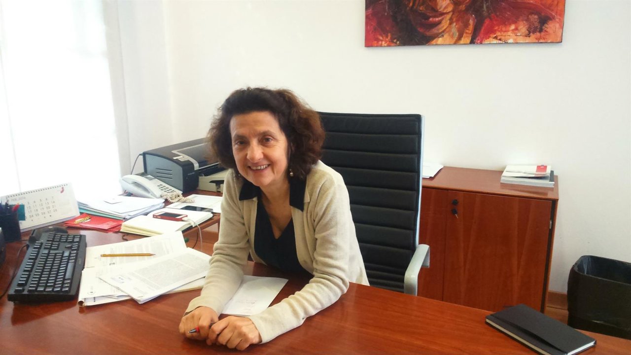 Fina Santiago en su despacho 