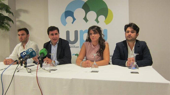 El portavoz de UPU, José Carlos Hernández Cansino, y concejales.