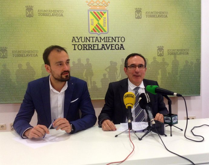 Rueda de prensa de Cruz Viadero y López Estrada, sobre Solvay