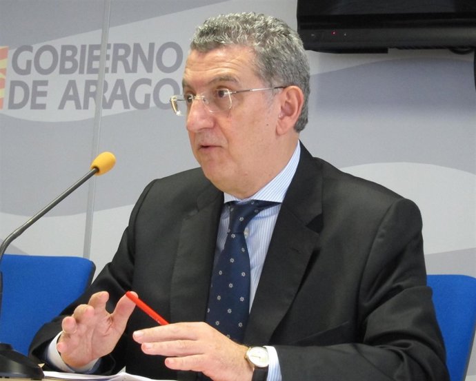 El consejero de Sanidad de Aragón, Sebastián Celaya