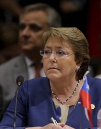 La popularidad de Bachelet experimenta una tímida subida