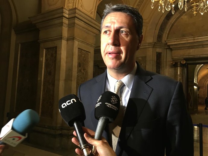 Xavier García Albiol (PP) atiende a los medios en el Parlament