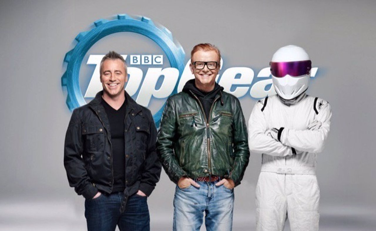 Matt LeBlanc, Chris Evans y Stig en la presentación de Top Gear