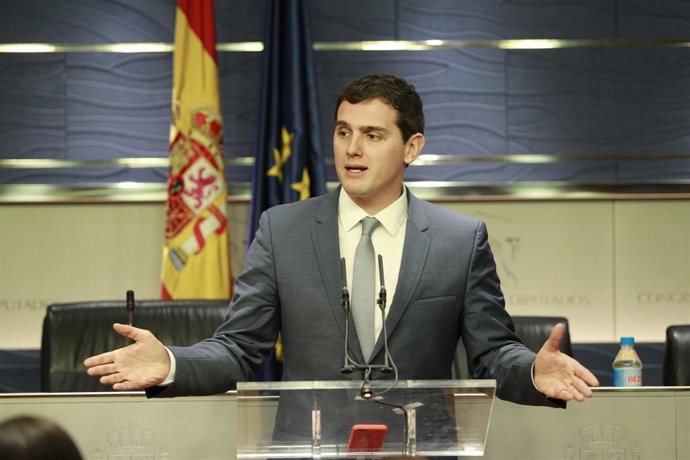Albert Rivera en el Congreso tras reunirse con el Rey