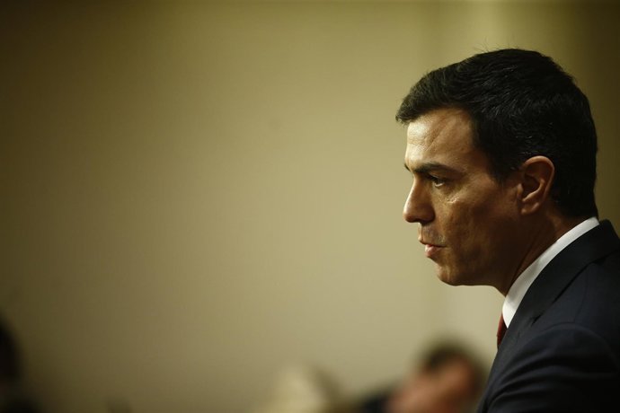 Pedro Sánchez en el Congreso tras reunirse con el Rey