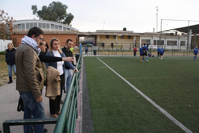 Visita de Eva Oliva a instalaciones deportivas
