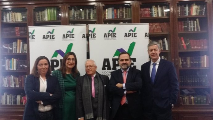 Presentan el Estudio sobre Juntas Generales de Accionistas 2015