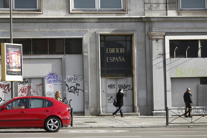 Edificio España, Plaza España