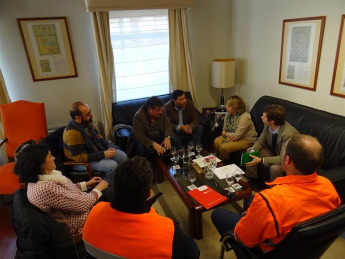 Reunión de CCOO y UGT en la Delegación del Gobierno