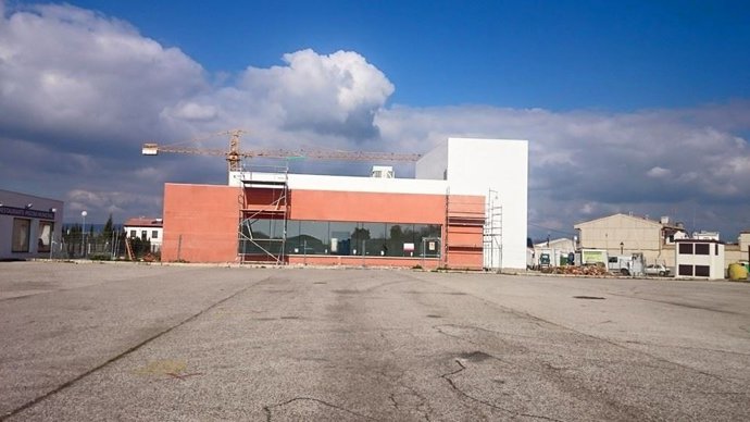 Exterior del nuevo teatro de Baños de la Encina