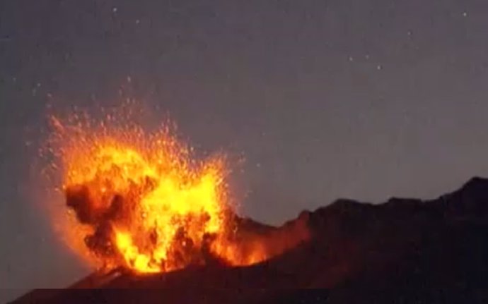 Volcán Sakurajima. Erupción febrero 2016