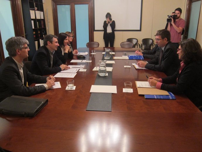 Reunión entre el conseller Carles Mundó y Oriol Illa (Tercer Sector)