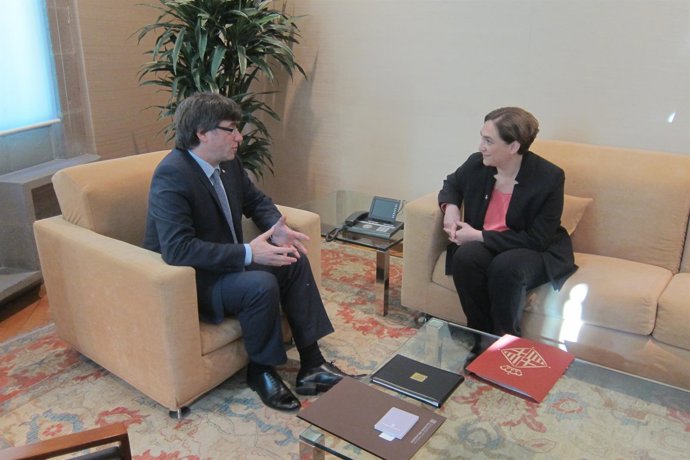 El pte.C.Puigdemont y la alcaldesa de Barcelona, A.Colau