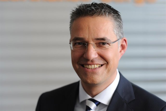 KRISTINA SCHAEFER MOB.0177/6882883  