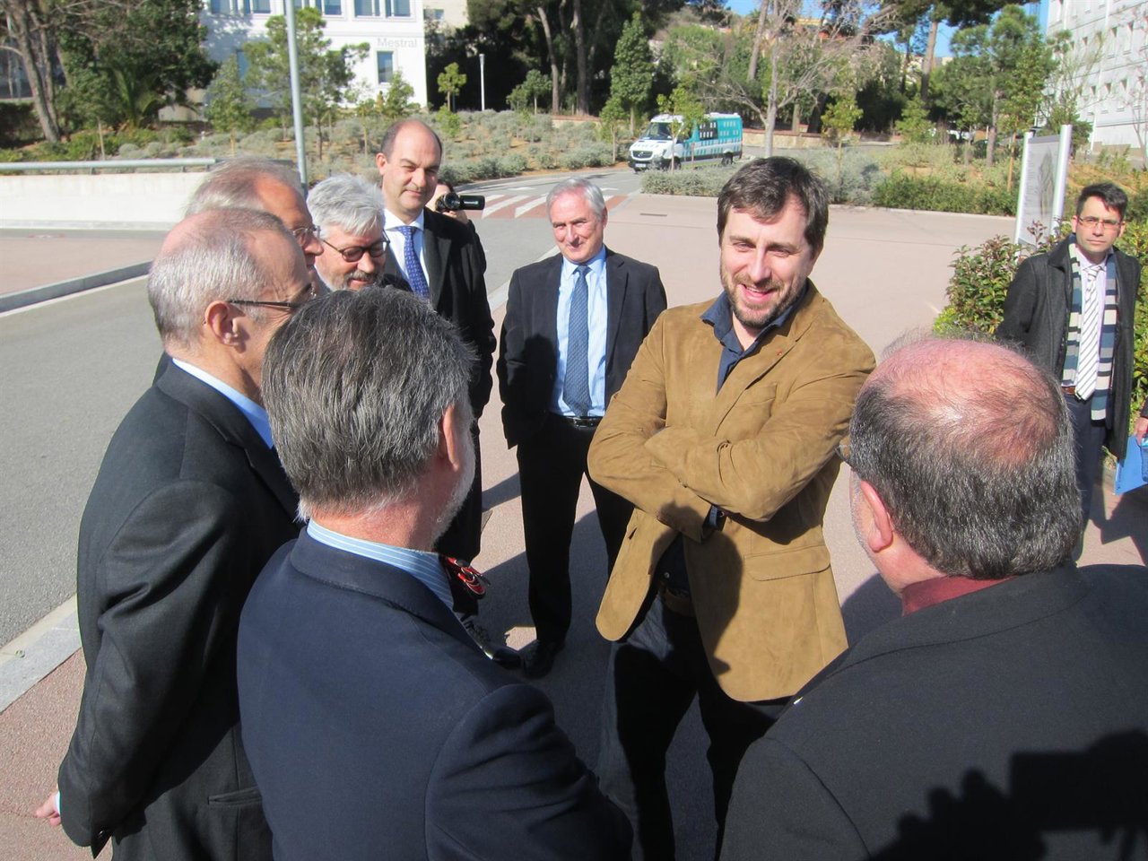 El conseller de Salud, Toni Comín, junto a directores generales