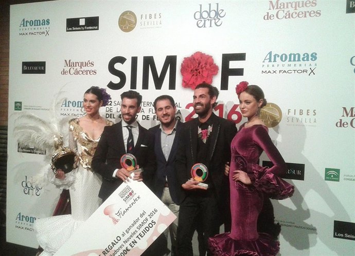 Entrega de premios del certamen de diseñadores noveles de moda flamenca en Simof
