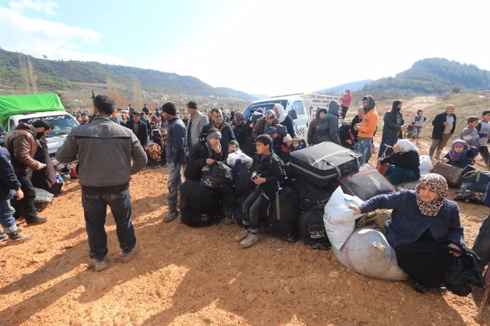 Desplazados sirios en frontera de Turquía