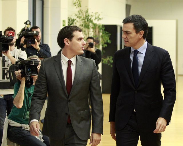 Pedro Sánchez y Albert Rivera se reúnen en el Congreso