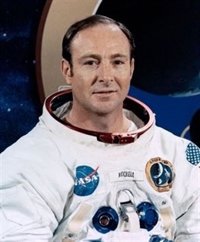 Muere a los 85 años el astronauta Edgar Mitchell, uno de los 12 que pisaron la Luna