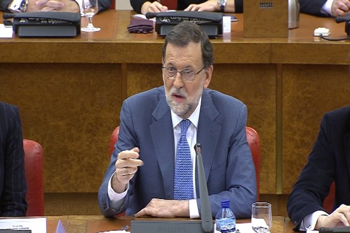 Rajoy afirma que el futuro gobierno amenaza la economía española