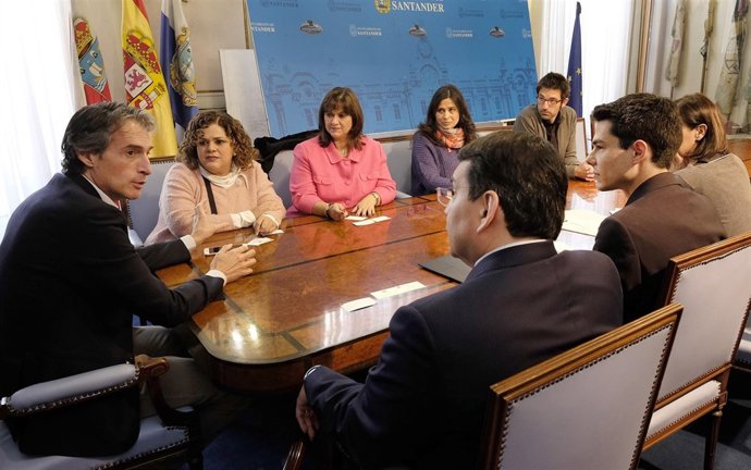 El  alcalde con representantes del TEC Monterrey