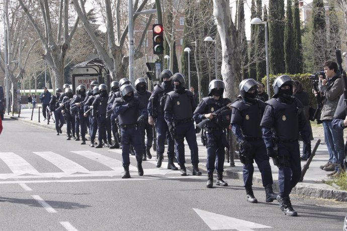 Policías antidisturbios