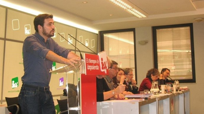 Alberto Grazón interviene durante la reunión el Consejo Político Federal de IU