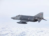 Turquía lanza una campaña aérea a gran escala contra objetivos del PKK en Irak